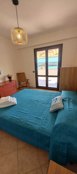 Free WiFi, bed sheets - Vita Lenta: Slow down, breathe, enjoy the sea. (Letojanni)
