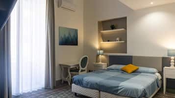 Desk, laptop workspace, iron/ironing board, free WiFi