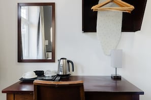Interior - Single Room Clean & Practical Stay in Watford (Watford)
