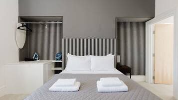 Desk, Internet, bed sheets