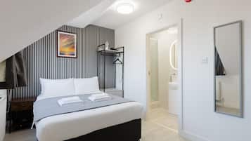 Desk, Internet, bed sheets