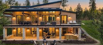 Sauna, Cold Plunge, Gym & Chef's Kitchen at Your Hotel-Caliber Retreat Home