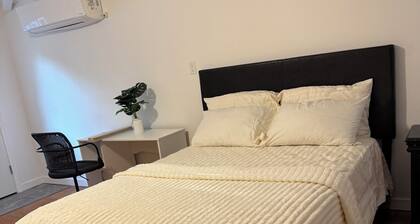 Cozy 1-bedroom apartment in beautiful Cheshire with AC