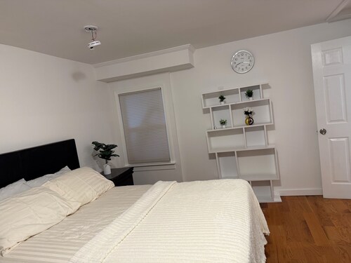 Cozy 1-bedroom apartment in beautiful Cheshire with AC