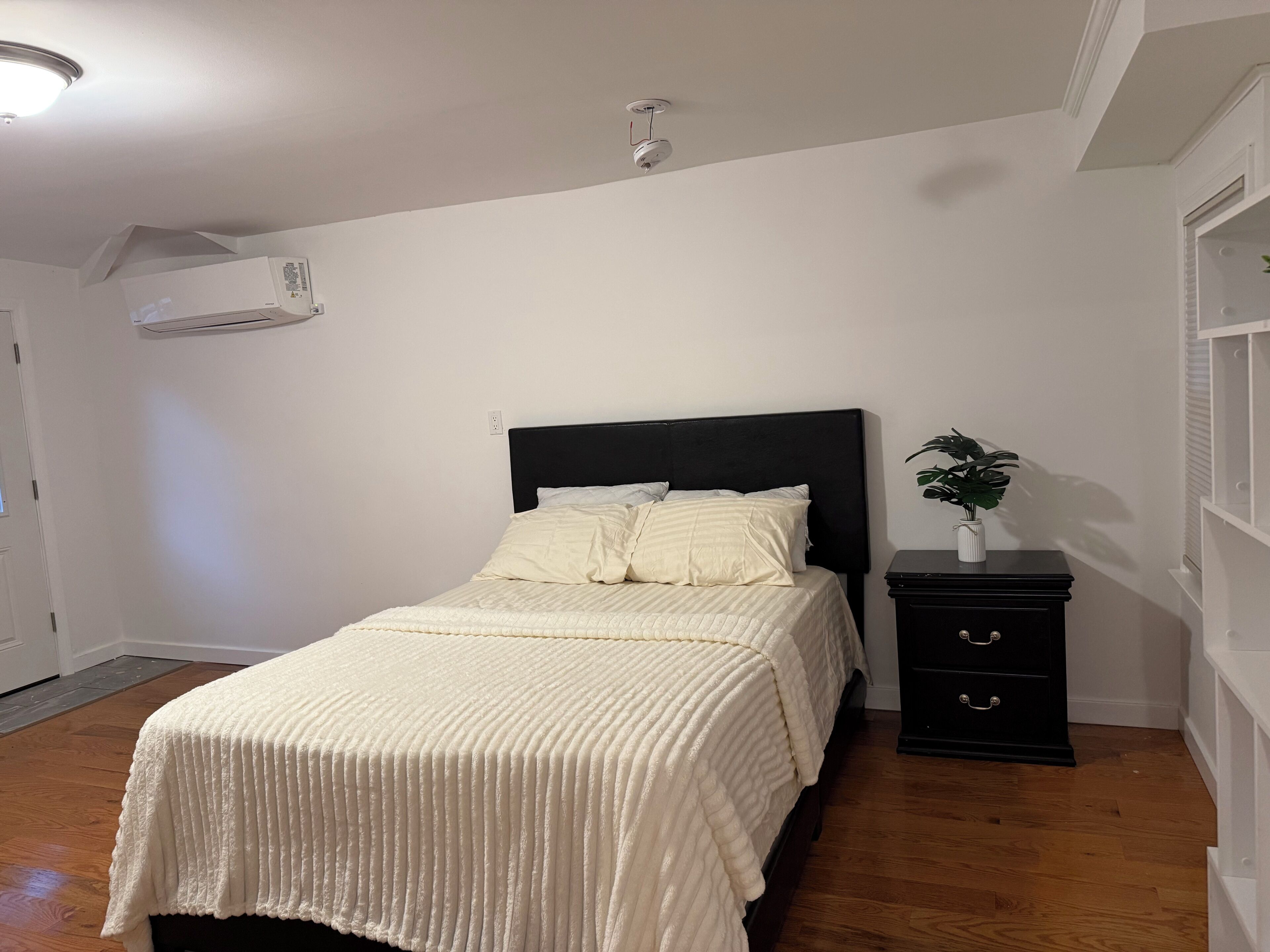 Cozy 1-bedroom Apartment In Beautiful Cheshire With Ac - Connecticut