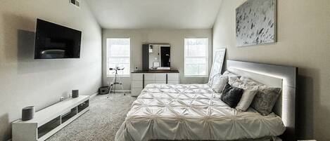 2 bedrooms, desk, iron/ironing board, WiFi