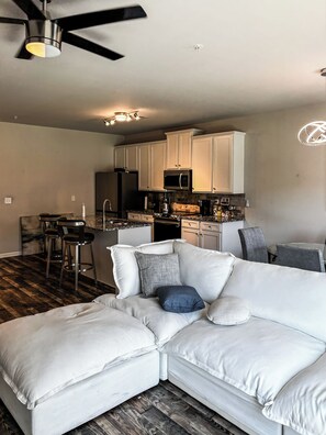 Living area - The Garden At Lovejoy (Jonesboro)