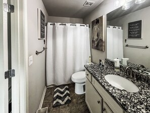 Bathroom - The Garden At Lovejoy (Jonesboro)