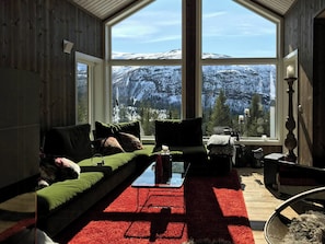 Fernseher, Kamin