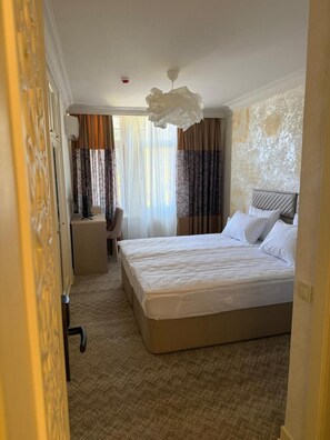 Standard Double or Twin Room, City View | In-room safe, desk, laptop workspace, blackout drapes - Gala Terrace Hotel & Restaurant (Bakı)