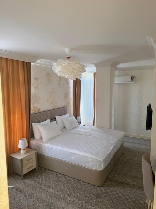 Standard Double or Twin Room, City View | In-room safe, desk, laptop workspace, blackout drapes - Gala Terrace Hotel & Restaurant (Bakı)