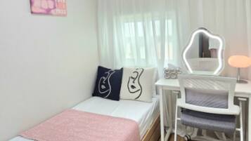 1 bedroom, WiFi, bed sheets
