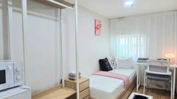 1 bedroom, WiFi, bed sheets