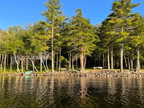 Property grounds - Summer Camp, Refined: Stunning Lakefront Retreat (Jefferson)