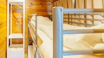 Chalet | 2 bedrooms, individually furnished, bed sheets