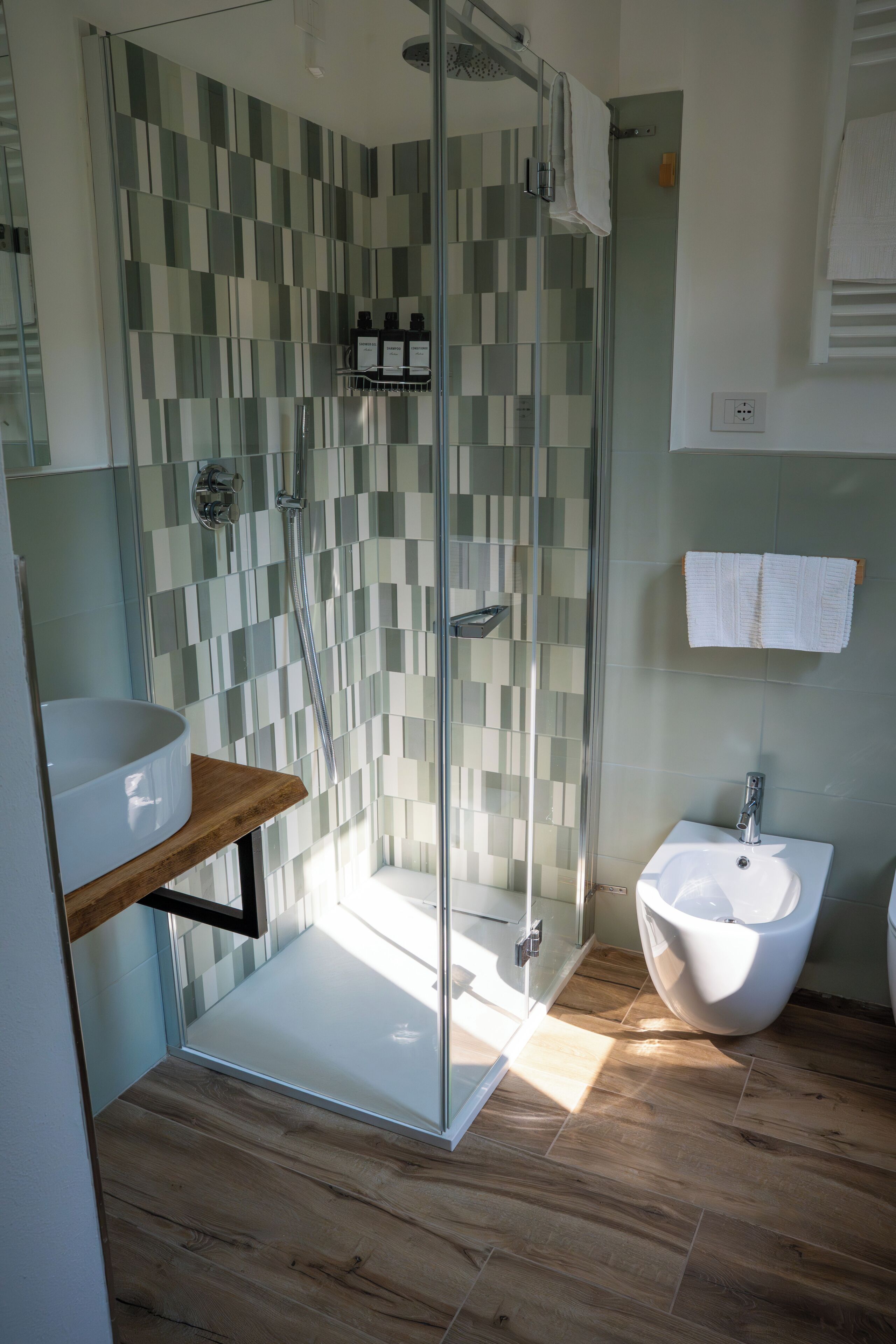 Camera doppia, balcone, vista giardino | Bagno