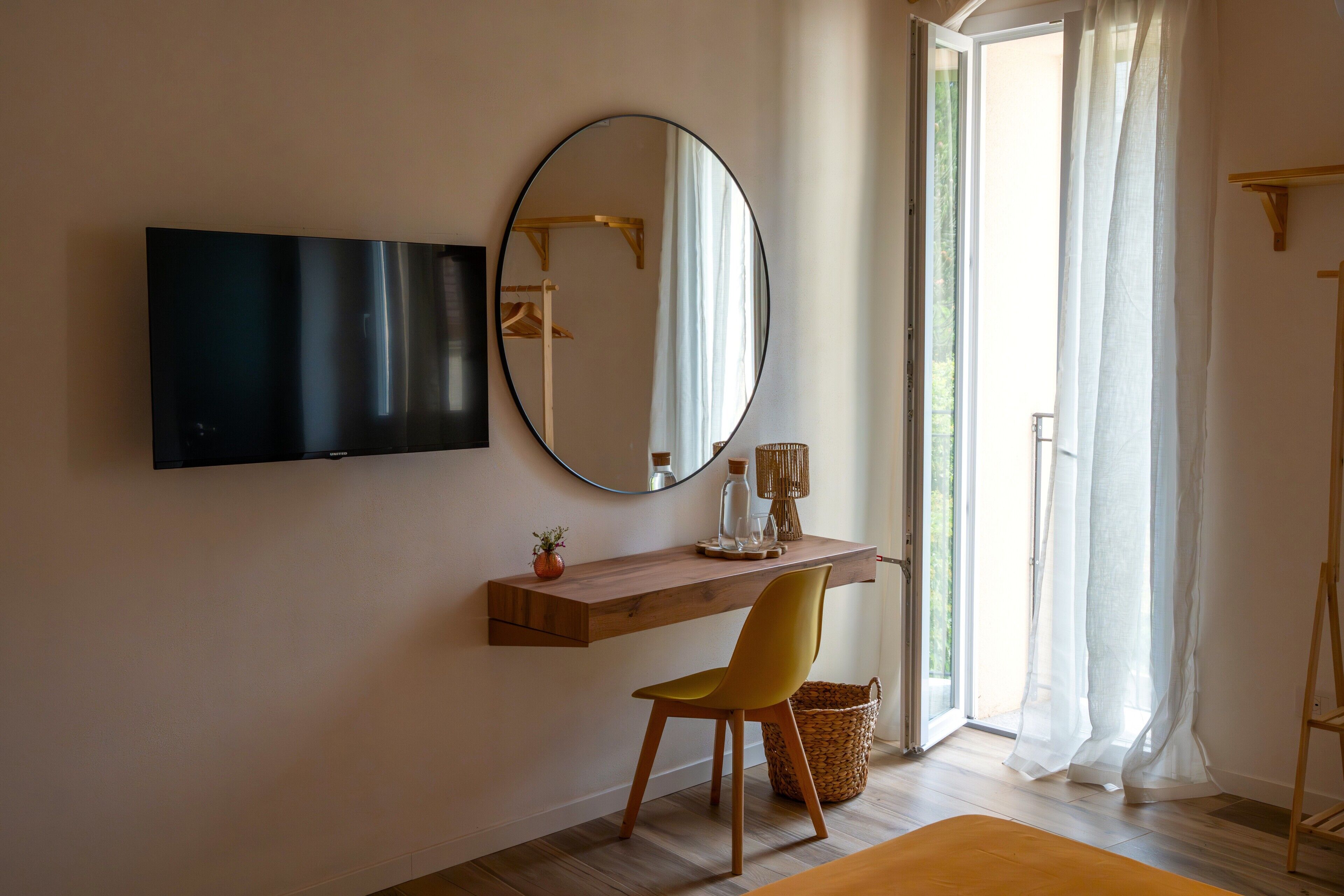 Double Room, Garden View | Interior