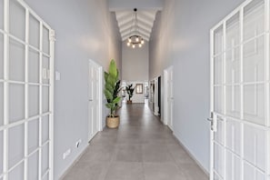 Interior - Serafina-Curacao: Spacious Luxury Villa & Private Pool in Cas Grandi (Willemstad)