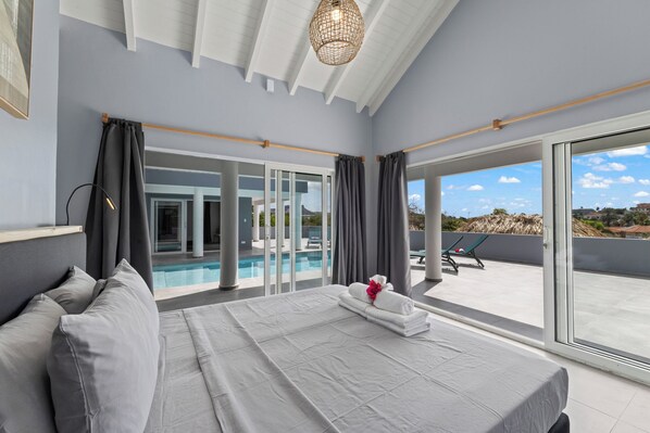 WiFi, bed sheets - Serafina-Curacao: Spacious Luxury Villa & Private Pool in Cas Grandi (Willemstad)