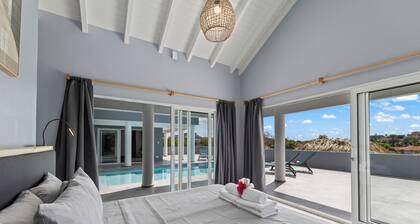 Serafina-Curacao: Spacious Luxury Villa & Private Pool in Cas Grandi