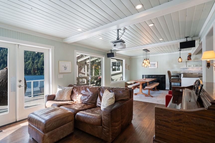 Lake Samish Retreat By Gather: Lakefront Home W/ Private Dock, Hot Tub & Views - Bellingham, WA