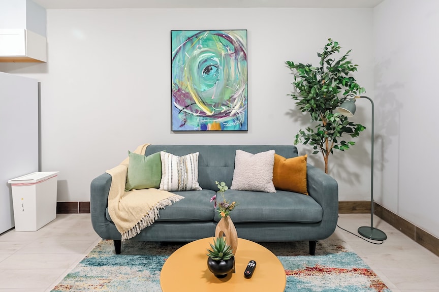 Lancaster Art Suite 3 - 2br Near Drexel & Penn - Ardmore, PA