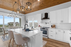 Coffee/tea maker, fridge, microwave, oven - Paradise: Amazing views, Private Pool, 2 Suites, Pet-Friendly (Cape San Blas)