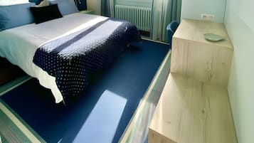 WiFi, bed sheets