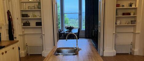 บ้านพัก | 5 ห้องนอน