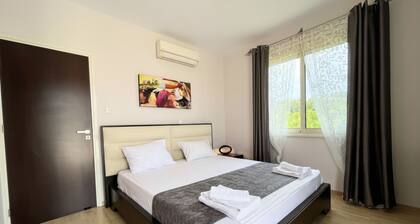 158 PRV - Stay Golden Hour House