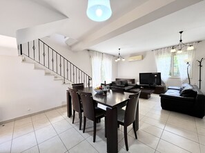House - 158 PRV - Stay Golden Hour House (Pervolia)