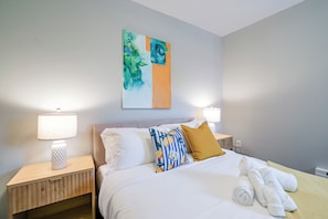 WiFi, bed sheets - Lancaster Art Suite 4 - 2BR near Drexel & Penn (Philadelphia)