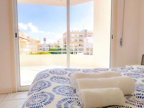 Room - Samos City Center, 2BR Sleeps 4 (Limassol)