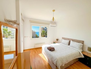 Iron/ironing board, WiFi, bed sheets - Samson Sea Breeze, 3bed sleeps 6, free WiFi (Agios Tychon)