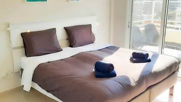 Coffres-forts dans les chambres, fer et planche à repasser, Wi-Fi