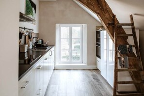 Private kitchen - Gardener's Cottage - 2-Bedroom Apartment (Ittre)