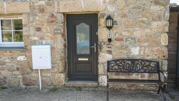 Cottage | Exterior detail