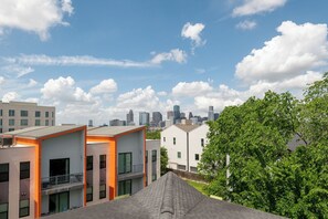 Exterior - Stylish Retreat Near Downtown Houston w/ Rooftop Views (Houston)