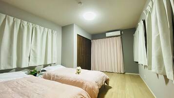 3 bedrooms, WiFi, bed sheets