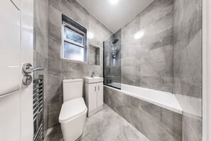 House - Shared House for Contractors Relocations 4bed 3bath (Greenford)