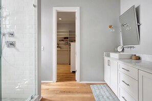 Shower, hair dryer, towels, soap - Luxury Modern Farmhouse (Palmetto)