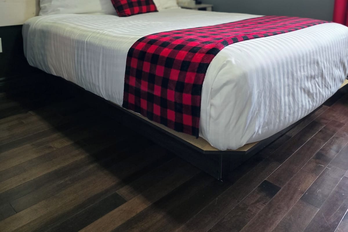 Standard Double Room | Blackout drapes, iron/ironing board, WiFi (free)