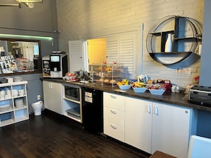 Free daily continental breakfast
