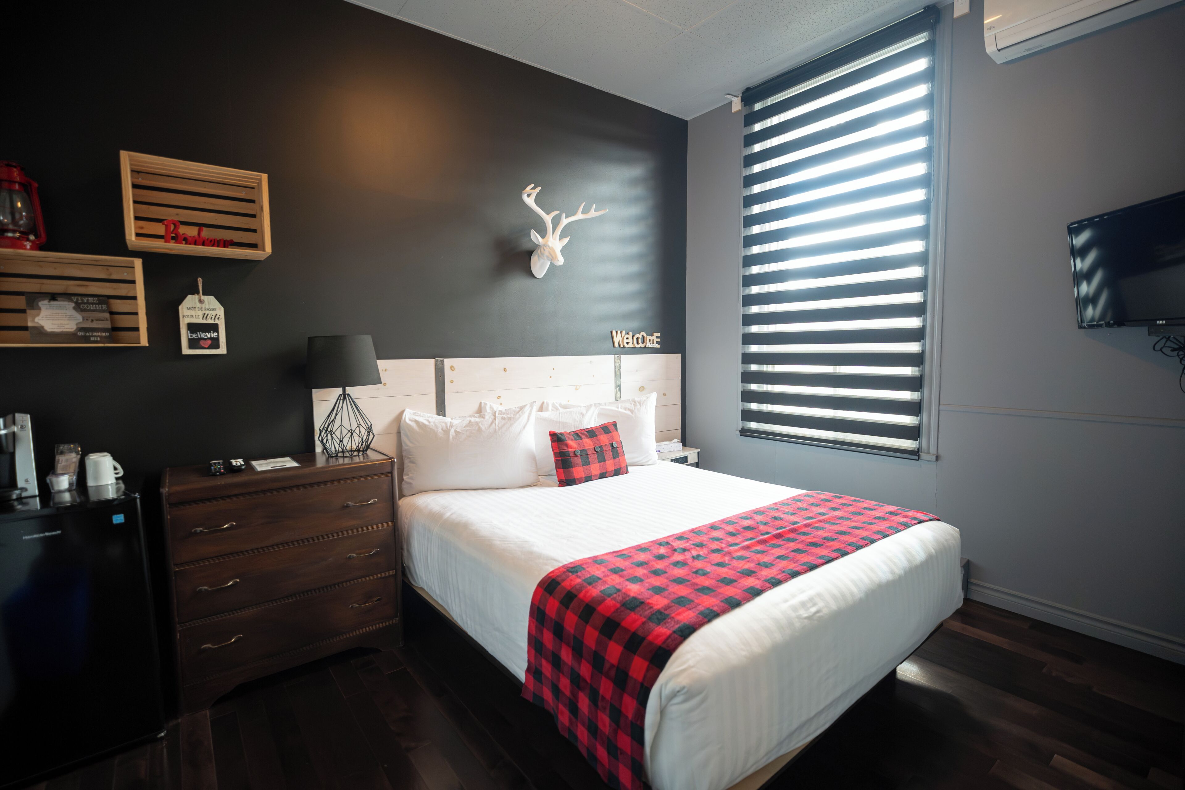 Chambre Standard double | Rideaux d’obscurcissement, fer et planche à repasser