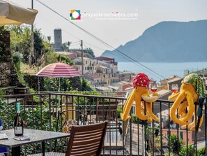 Outdoor dining - Camere Giuliano Basso — Room Sofia 1 (Vernazza)