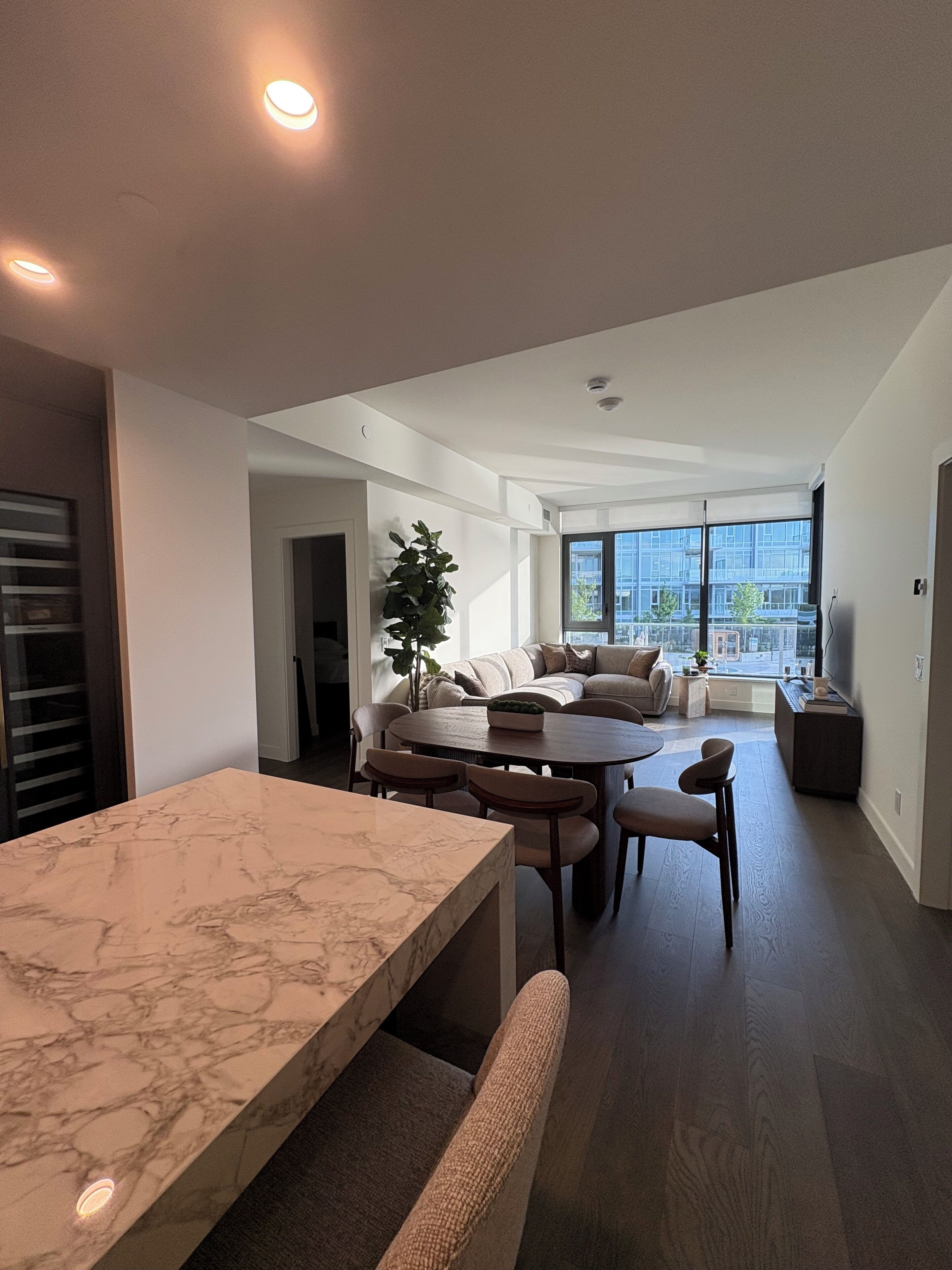 Luxury Lakefront Retreat | Beach, Pool, Hot Tub & Stunning Sunsets - Kelowna