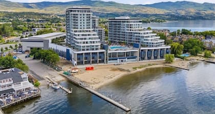 Luxury Lakefront Retreat | Beach, Pool, Hot Tub & Stunning Sunsets