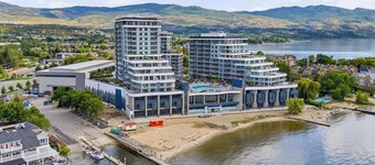 Luxury Lakefront Retreat | Beach, Pool, Hot Tub & Stunning Sunsets