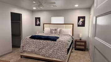 3 bedrooms, iron/ironing board, WiFi, bed sheets