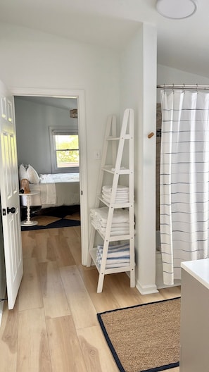 4 Schlafzimmer, Reisekinderbett, kostenloses WLAN, Bettwäsche